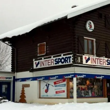 بيت للعطل Place Royale Pour 10 A 12 Personnes A 30 Met Des Pistes De Et Vtt *