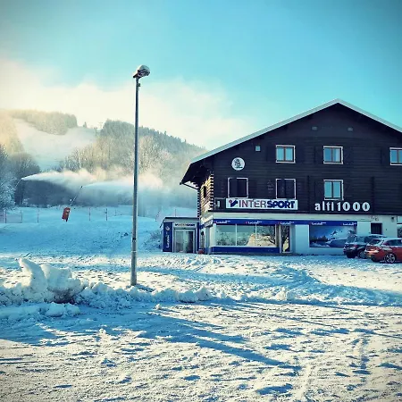 Place Royale Pour 10 A 12 Personnes A 30 Met Des Pistes De Et Vtt * Métabief